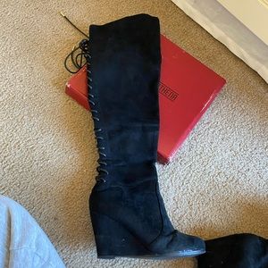 ▪️BLACK OVER-THE-KNEE BOOTS